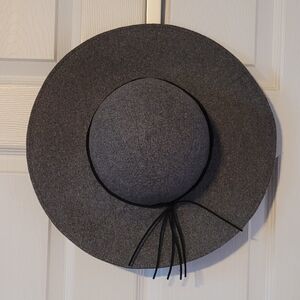 Bluenotes Polyester and Wool Hat